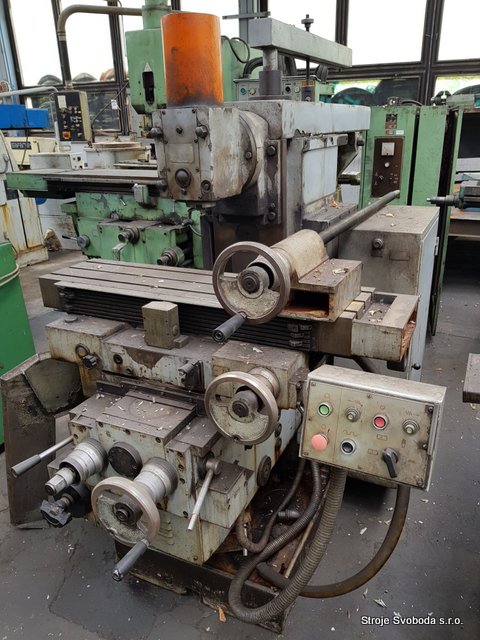 Frézka konzolová FU 25 (2941 vymenit-Frezka konzolova FU 25 (1). Frézka konzolová FU 25 (1).jpg)